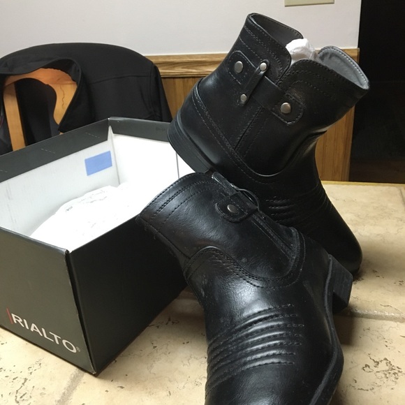 Black boooties - Picture 2 of 3